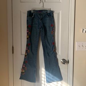 Bubblegum embroidered jeans